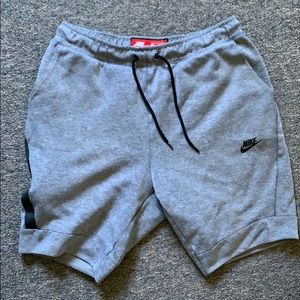 Nike men’s Sweat shorts medium
